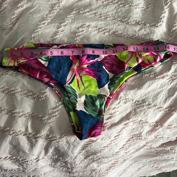 High cut bikini bottoms - Picture 3 of 3